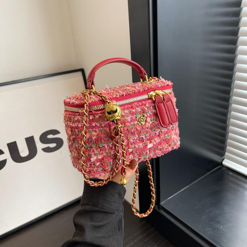 Woolen bag women's autumn and winter 2025 new fashion shoulder messenger bag niche design high-end portable box bag