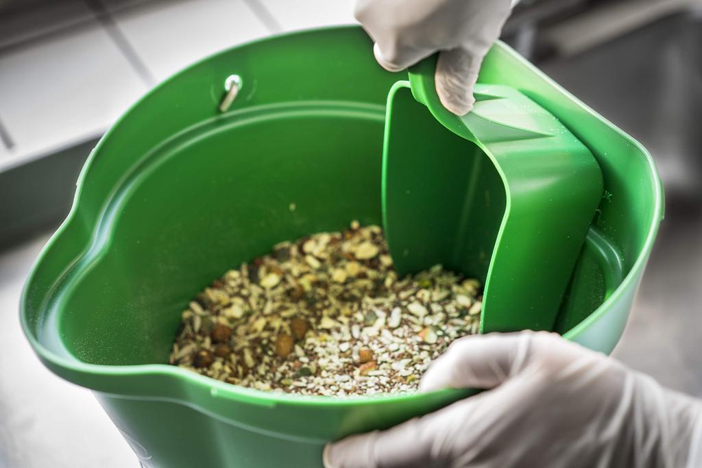 Vikan Hygiene Capacity Kyowa Heat Chemical Outdoor Bucket, 6L, 5688, Green, Clean, Bucket, Lightweight, Graduated, Resistant, Resistant, Durable,