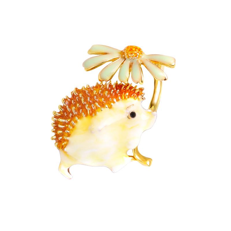 Brooch, cute cartoon, hedgehog brooch, scarf buckle, enamel glaze, drip oil, brooch, daisy brooch