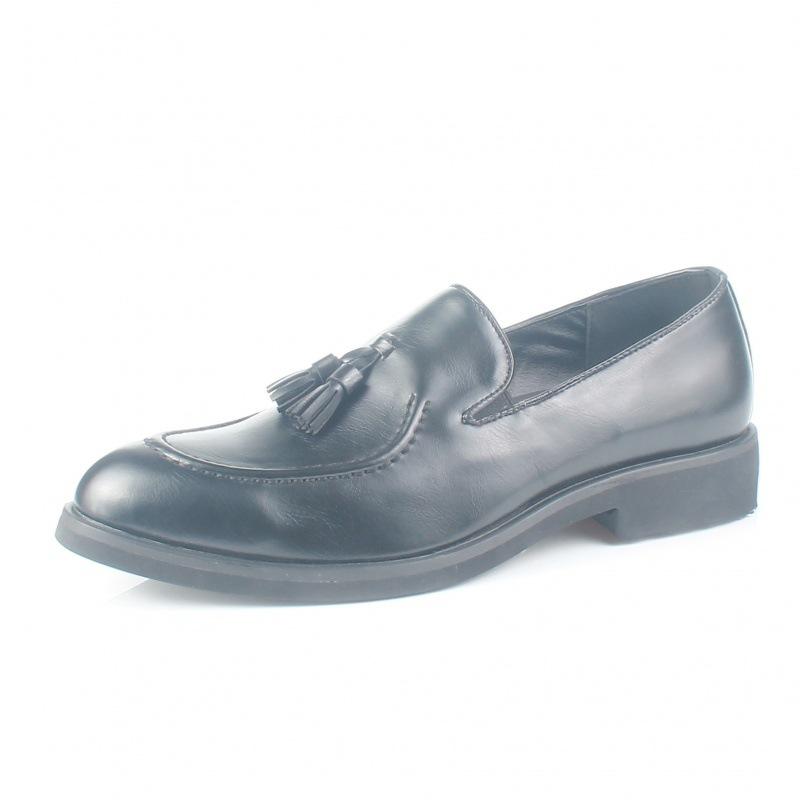 

Korean version of men s casual small leather shoes men s pointed tassel trend young British hairstylist is leathershoes 38 чёрный