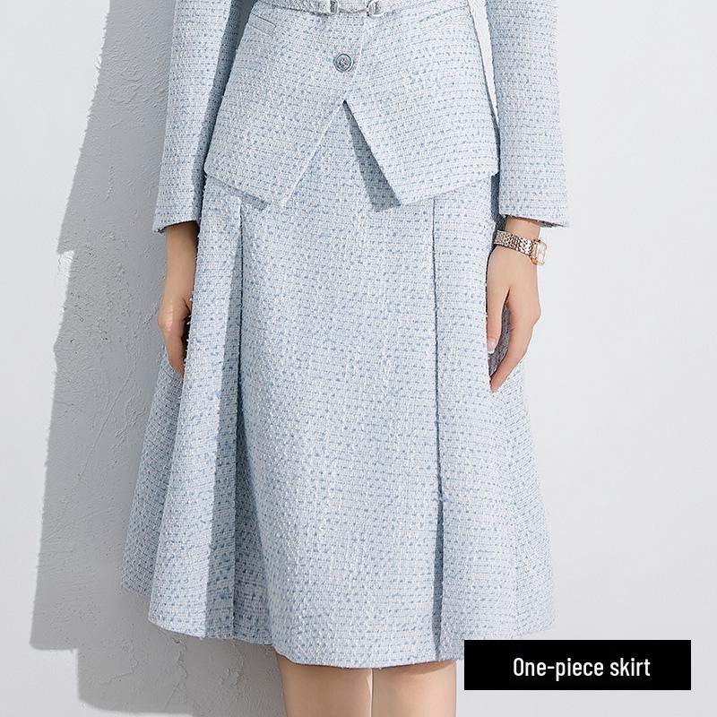 

Женский зимний костюм ASC French Chic: Элегантный двухпредметный комплект: юбка и топ с акцентом на талии, визуально стройнящий M
