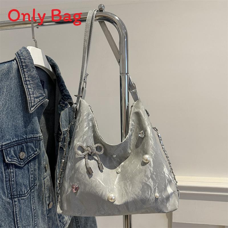 

Fashionable Silver Bucket Bag With Pu Material For Daily Use And Street Style Appeal серебряный