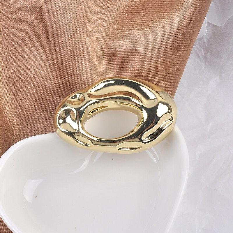 European and American Fashion Wavy Pattern Irregular Brooch High-End Simple Versatile Coat Niche Metal Pin Clothing Accessories