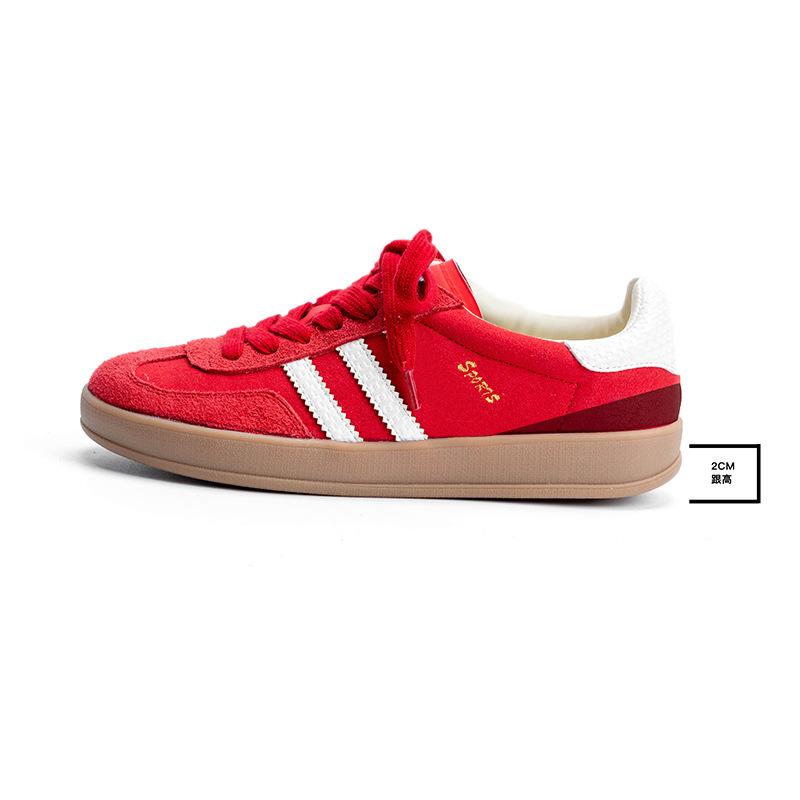 

Женская обувь из коровьей кожи красного цвета с тремя полосками для увеличения внутренней высоты, на плоской подошве, универсальная, с мелким вырезом, удобная для спорта и отдыха 40 красный