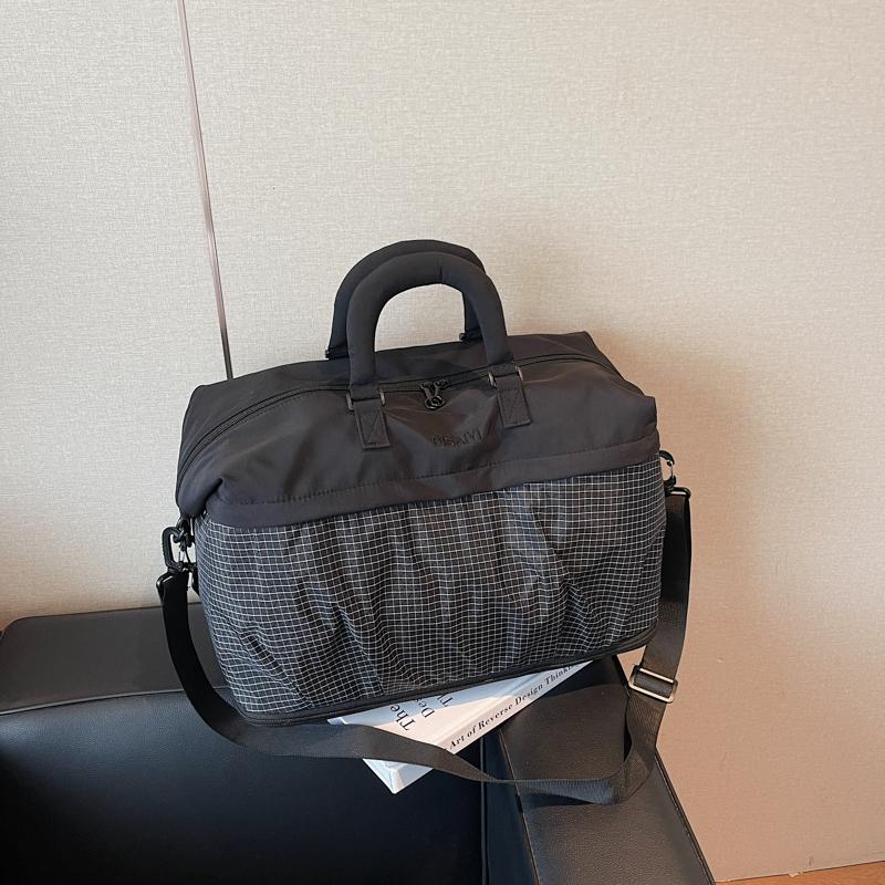 Nylon Duffel Bag for Women and Men Large Capacity Travel Gym Bag with Grid Pattern Design Hand Carry Shoulder Bag for Short Trip