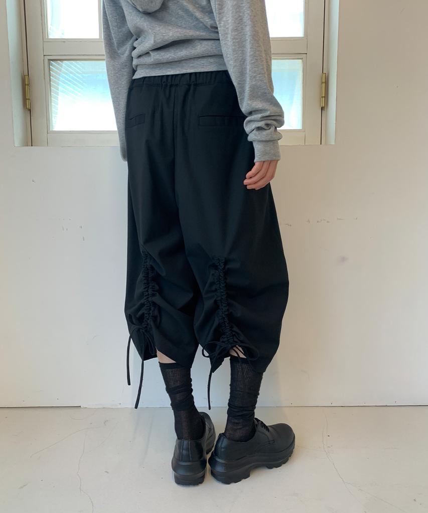 RONRON Ribbon Pocket Shirring Bermuda Pants Black