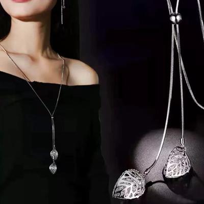 Eine vielseitige Pulloverkette, eine hochwertige, leicht luxuriöse lange Halskette, ein europäischer und amerikanischer Accessoire-Anhänger für Su Qiudong.