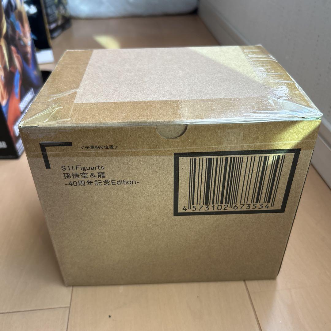 

[Б/У] S.H. Figuarts Издание к 40-летию Сон Гоку и Дракон