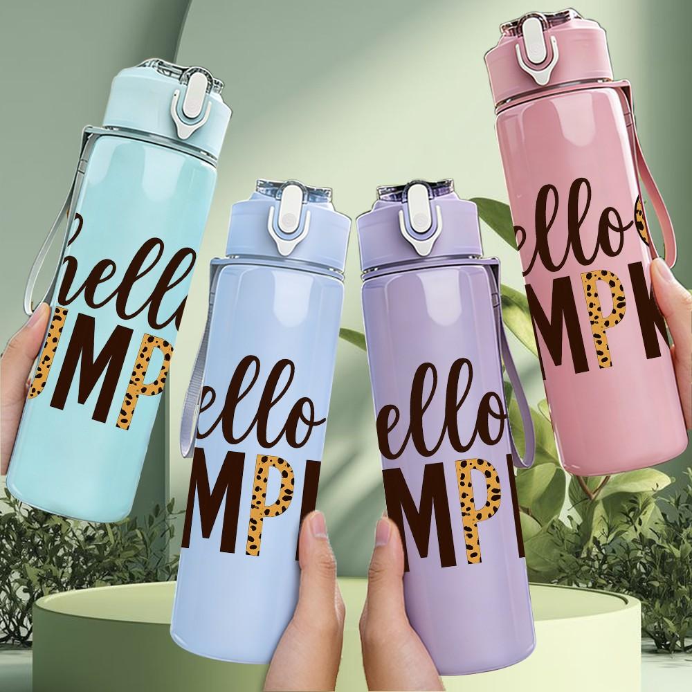 1PC Hello Pumpkin Letter Art 750ml Color Plastic Sports Water Bottle Leakproof Flip Straw Lid Suitable for Sports Office Home Use
