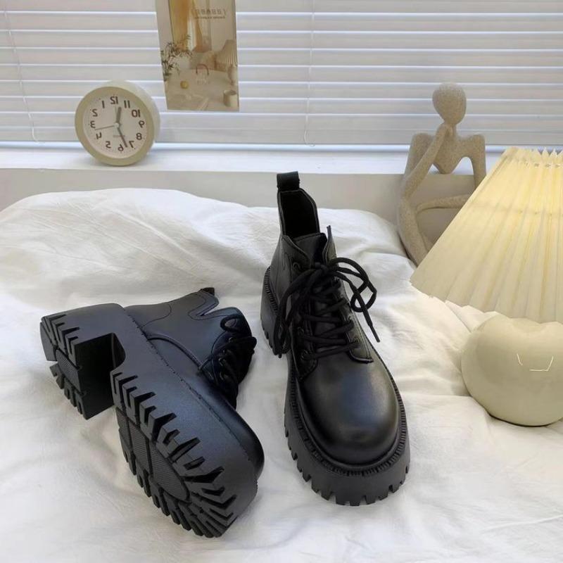 

Ретро черные ботинки Мартин женские осенние новые ботинки на платформе женские ботинки толстый каблук маленькая яркая кожа короткие ботинки 39