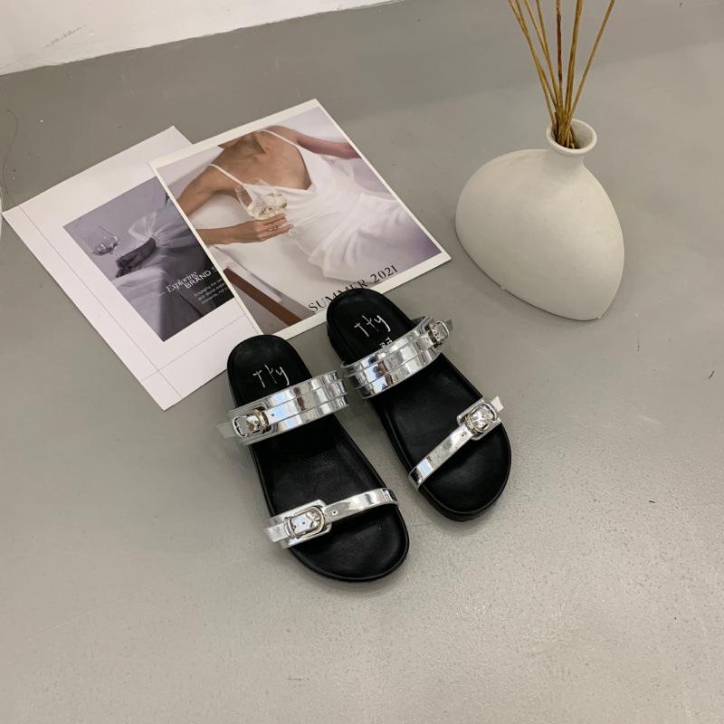 2025 summer flat bottom non-slip word with open-toe buckle breathable round head fashion thick-soled beach sandals women's shoes