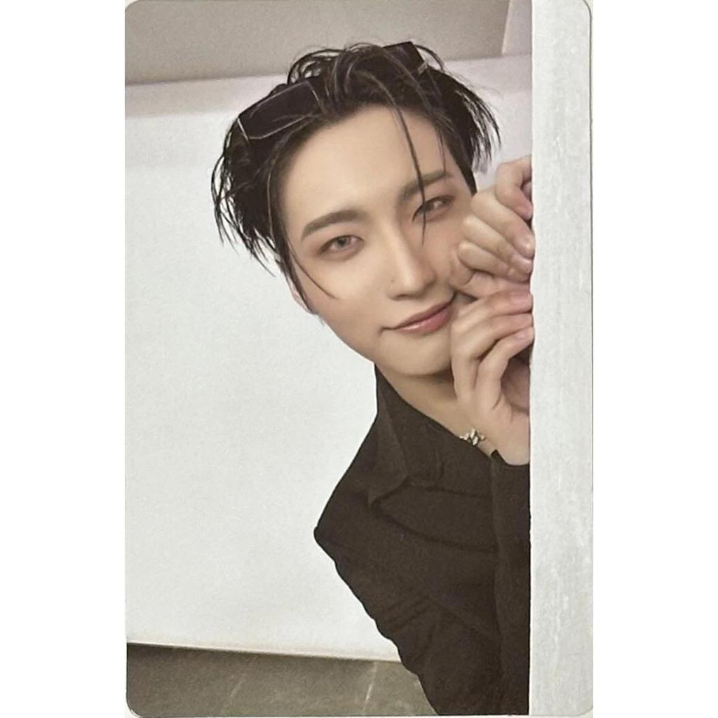 ATEEZ THE WORLD EP.2:OUTLAW A / DENÍK / JEDNOTKA DENÍKU / Z ver. OFICIÁLNÍ FOTOKARTA