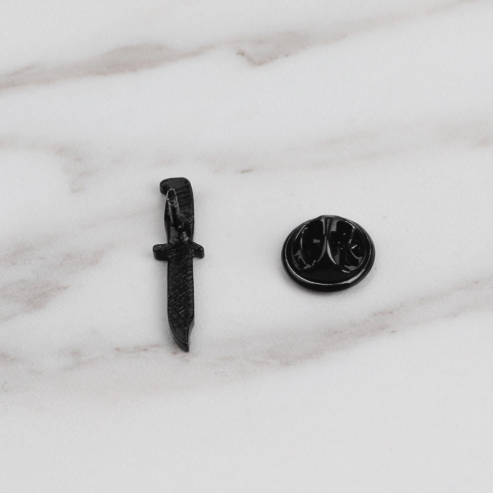 Funny Ghost Face Pattern Dag ger Design Enamel Brooches Dark Black Knife Shaped Pins Halloween Badge