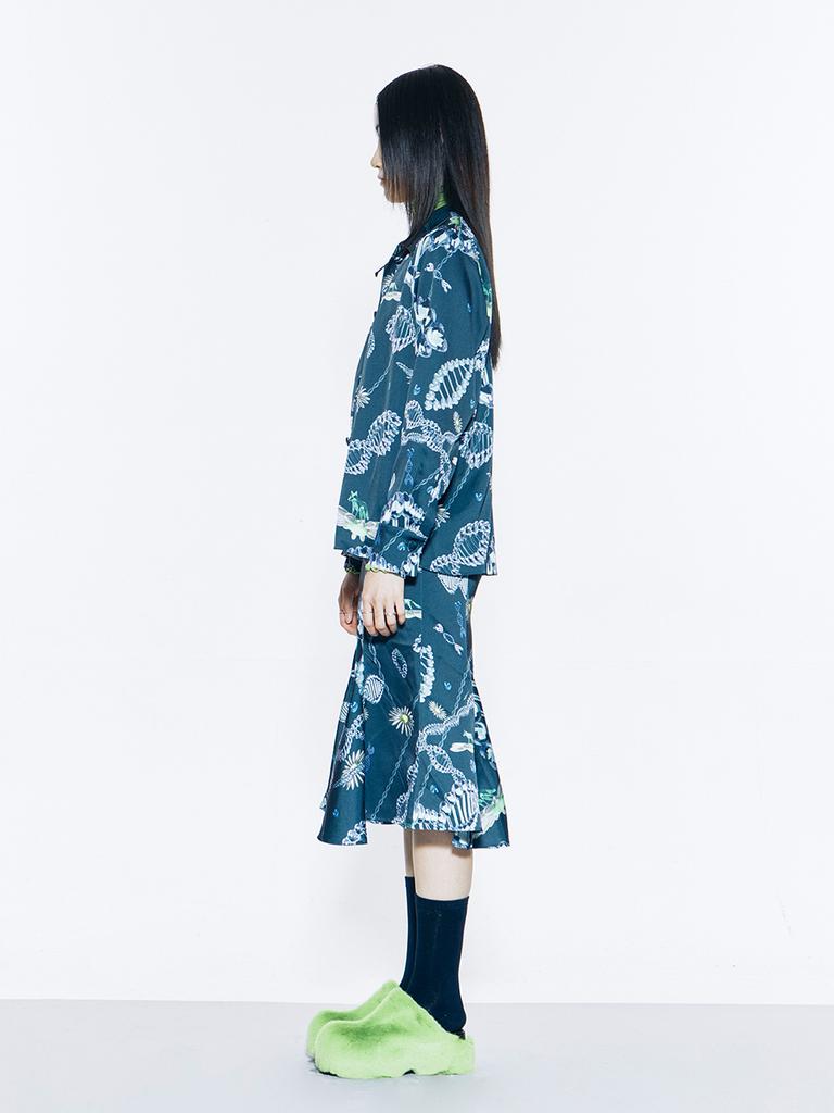 VEGAN TIGER Print Heart Button Blouse (Navy)