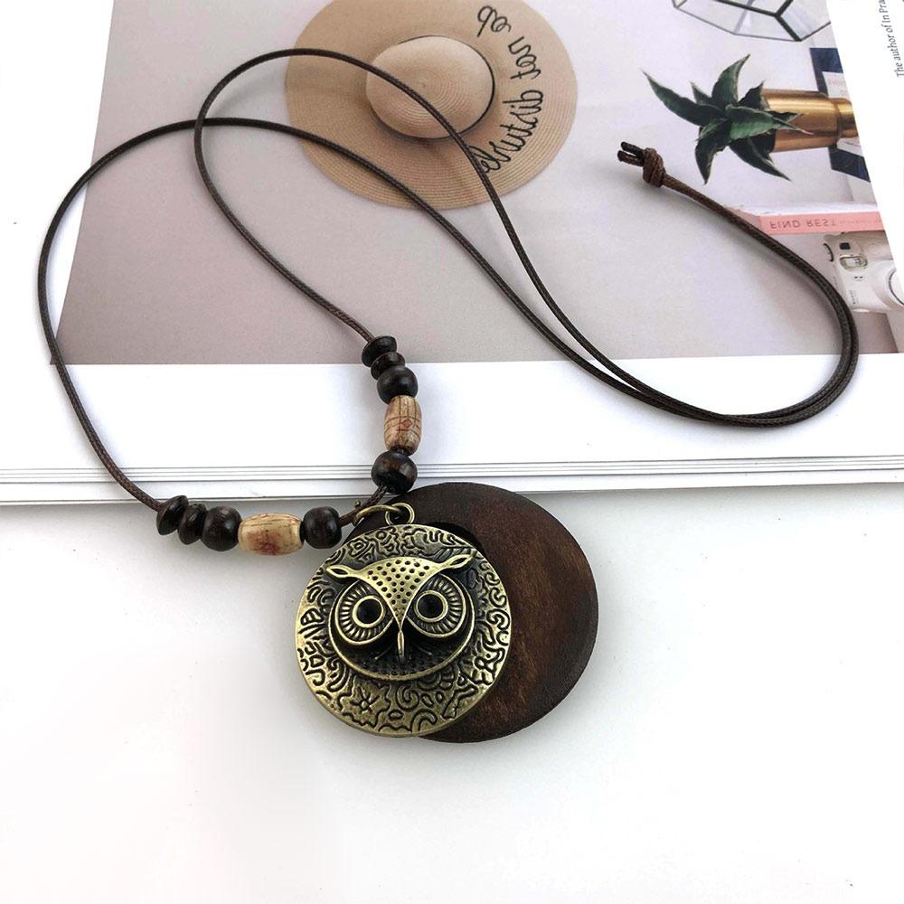 Vintage Boho Sweater Chain Leather Chain Long Wooden Pendant Necklace Handmade Hollow Leaves Clothing Pendant for Women Men