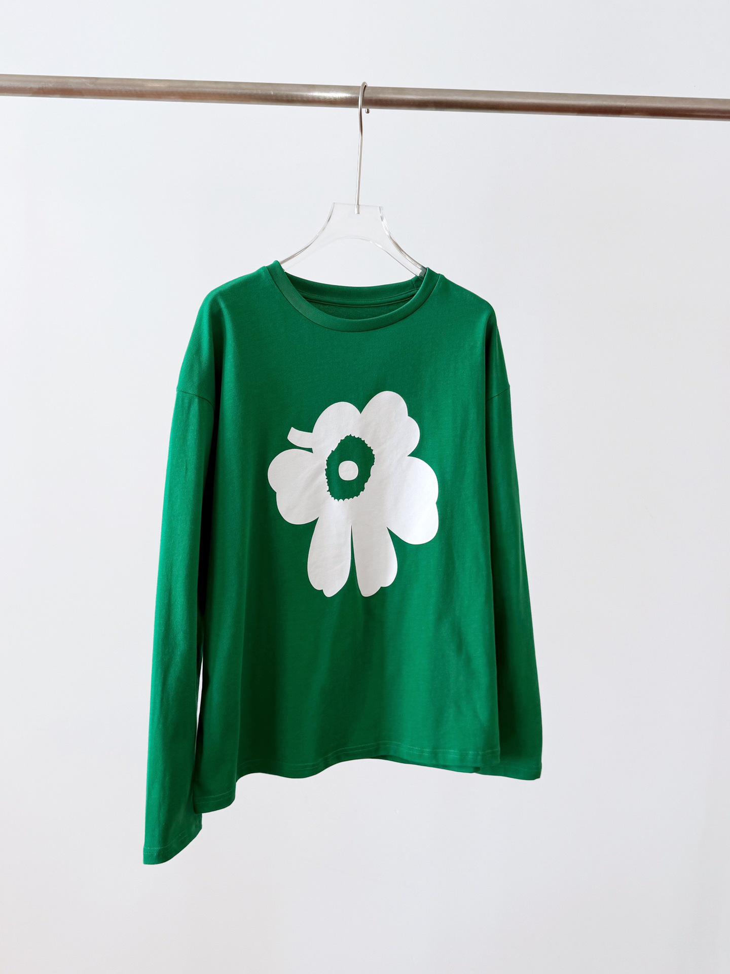 

2025 Весна Высококачественная Свободная Женская Футболка с Длинным Рукавом и Круглым Вырезом с Цветочным Принтом