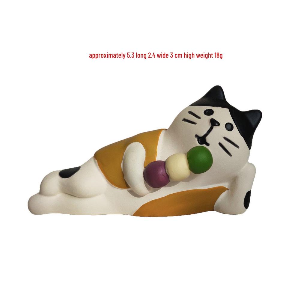 Japanese Style Cat Resin Ornament for Car Console Decoration