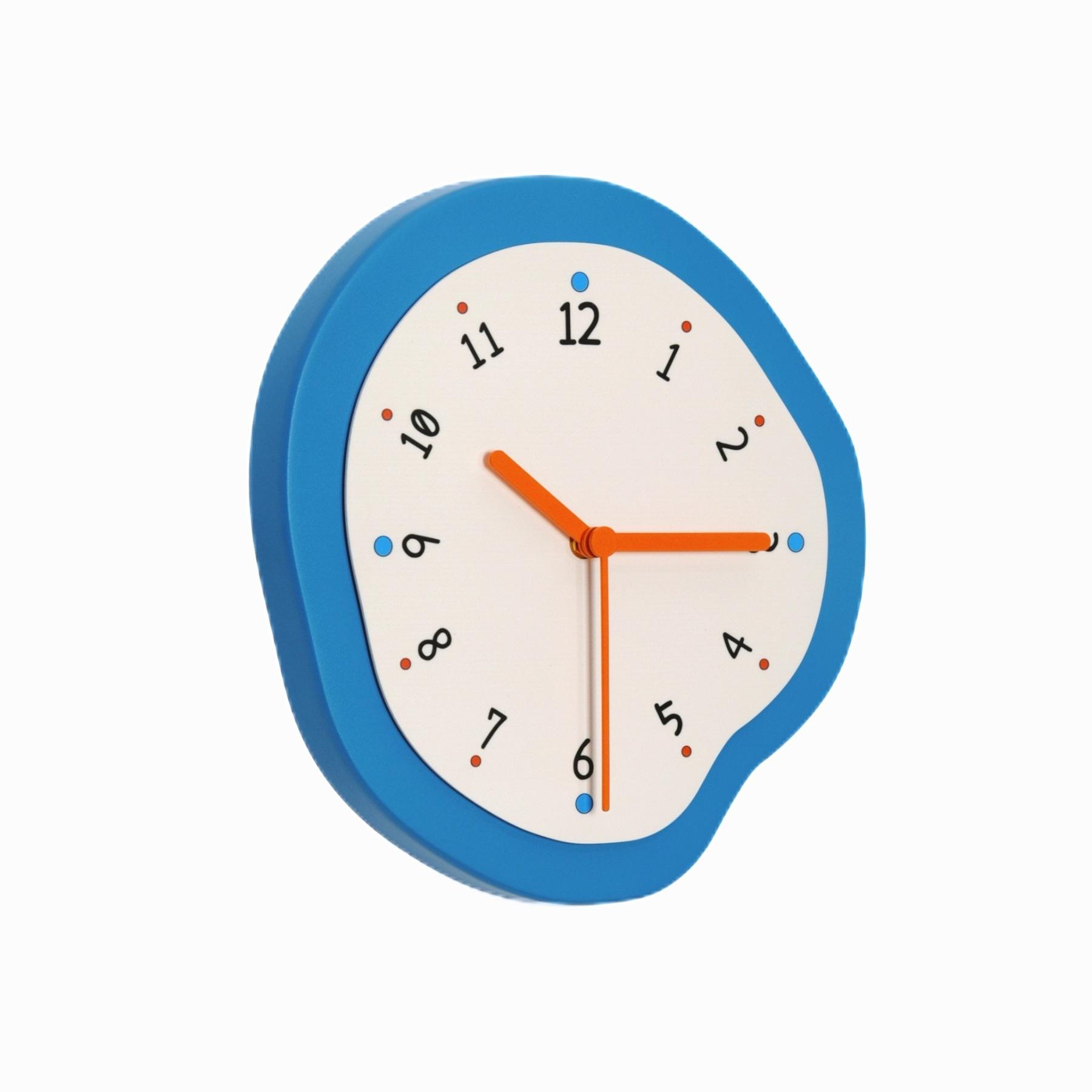 

Дофамин Мода Креативные Минималистичные Настенные Часы Скандинавский Стиль Инс Японский и Корейский Популярные Новые Дома Мягкая Декорация Часы Декорация Ocean Blue - 28 × 30cm - SZ16-21