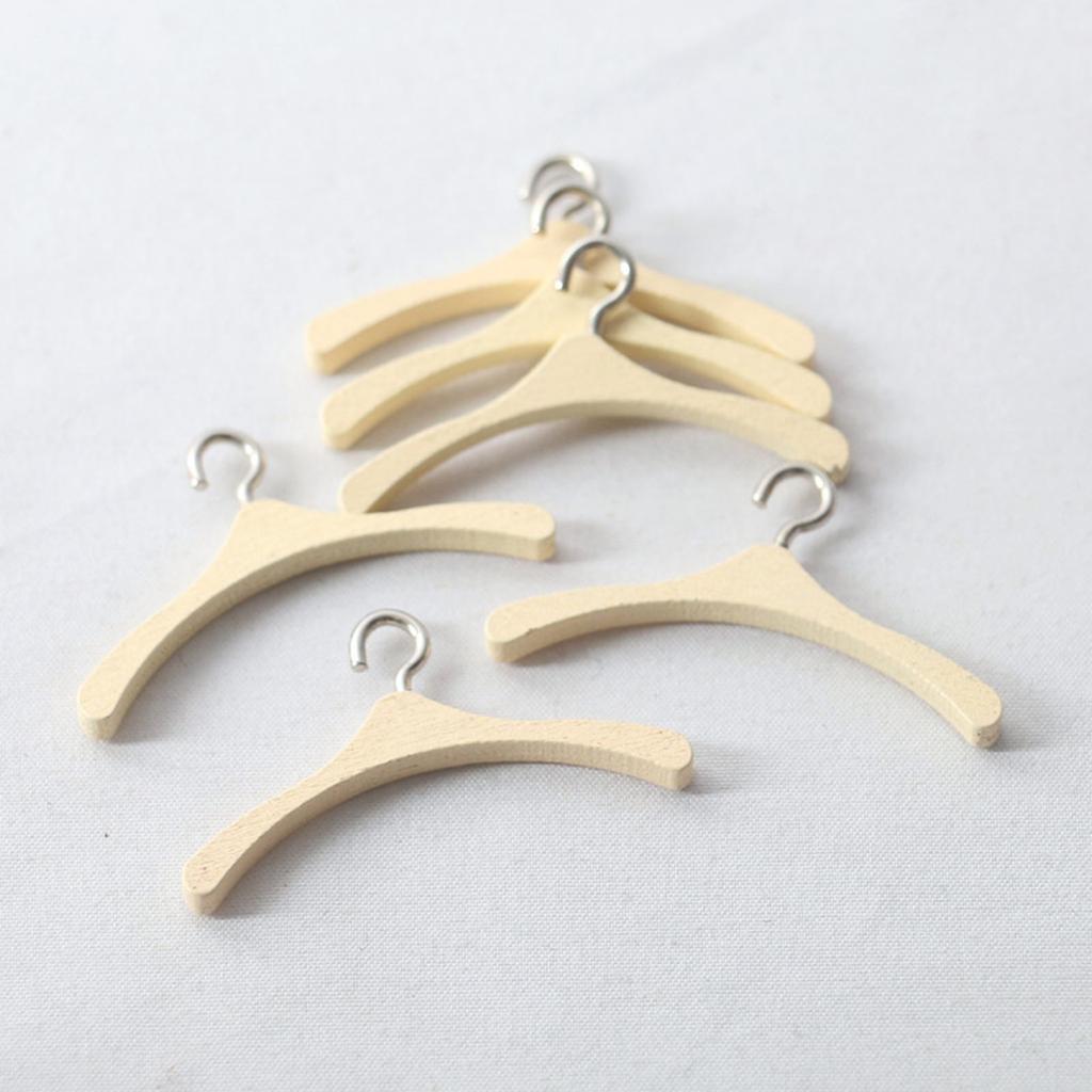 5pcs 1:12 Dollhouse Miniature Wood Clothes Hanger Model Coat Hanger Pretend Play Furniture Decoration DIY Accessories