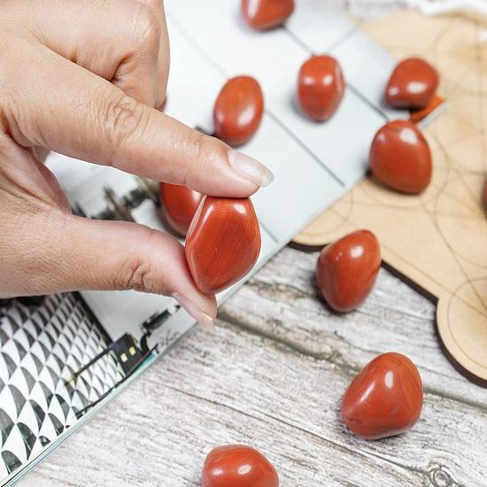 Lot de 13 pierres roulées en pierre de lune en jaspe rouge pour guérison des chakras Reiki, galets décoratifs, remplissage de vase, pierre roulée pour bijoux, article cadeau
