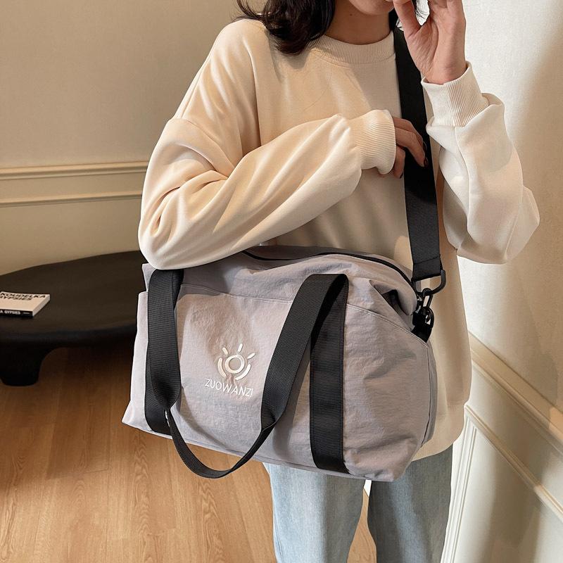Stylish and simple going out travel bag Large capacity casual women's yoga training bag Dry and wet separation Crossbody duffel bag