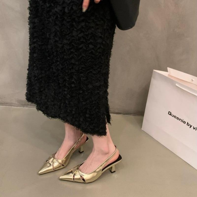 Nieuwe Zomer Luxe Frans Wijnrood Puntige Lakleren Middenhoge Hak Instapsandalen voor Dames Retro Naaldhak Achterkant Open Schoenen