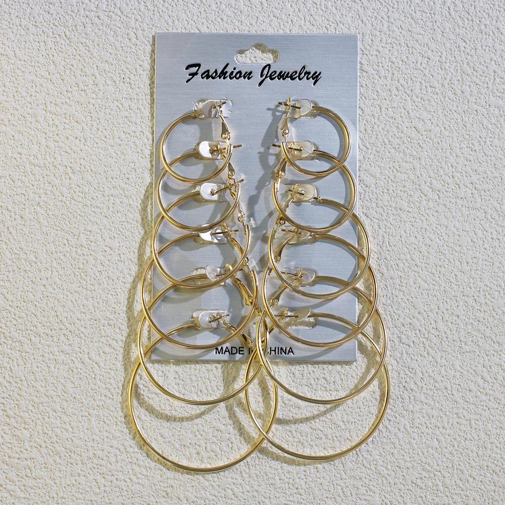 Versatile Women's Earrings: Slimming Influencer Style, 6-Pair Set of Smooth C-Hoops In Various Sizes - Simple & Fashionable