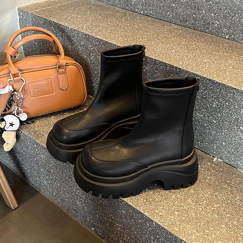 

Черный британский стиль маленький человек на высокой платформе с толстым каблуком ботинки Мартина женские 2025 новые осенние ретро короткие ботинки 40