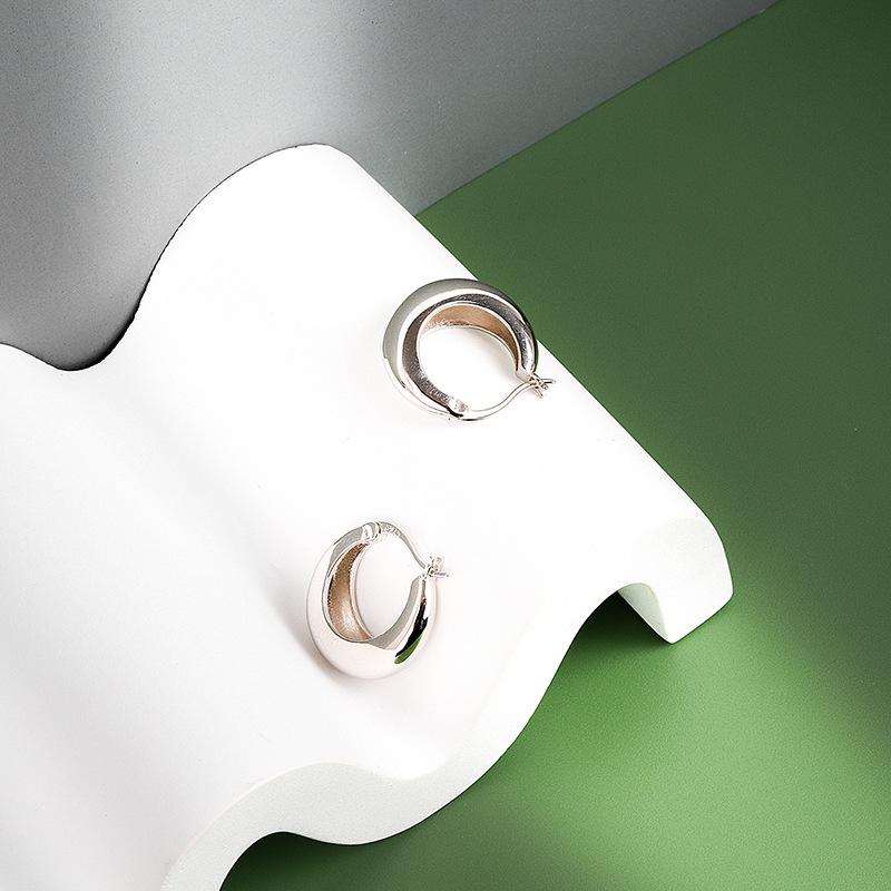Minimalist Geometric Circle Earrings For Women Niche Design Simple Hoops Versatile Student Jewelry Elegant Daily Wear