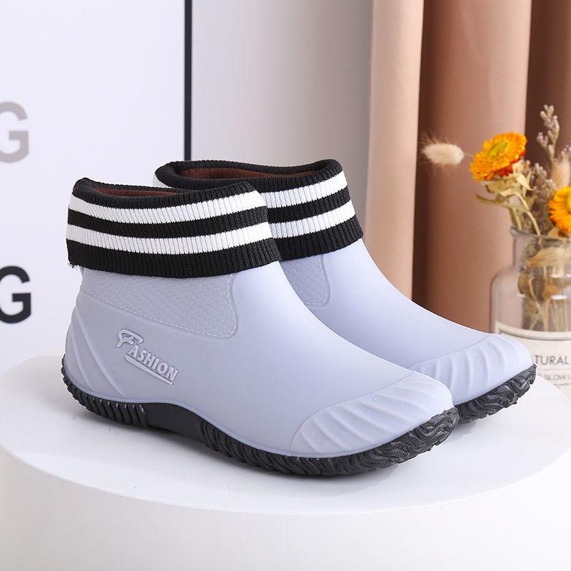 Factory Direct Women Short Ankle Rain Boots Stylish Non-Slip Waterproof Shoes with Fleece Lining for Fall and Winter