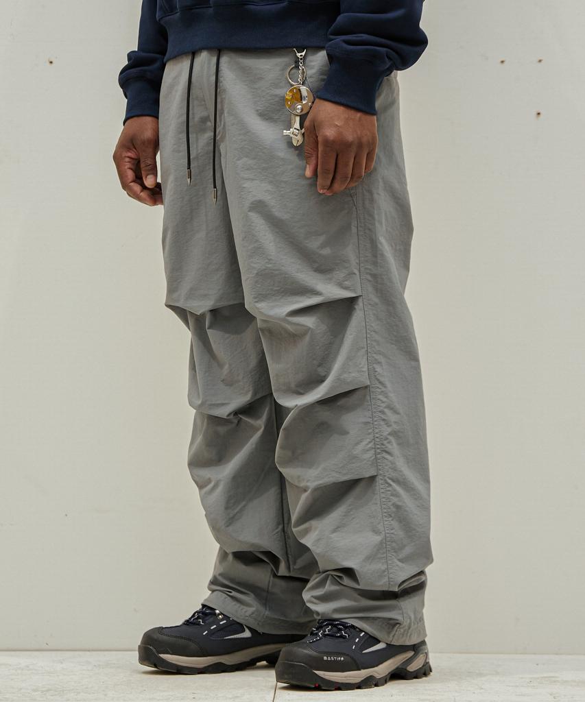 Iseuteuseobiseusyab Parachute Woven Pants - Gray