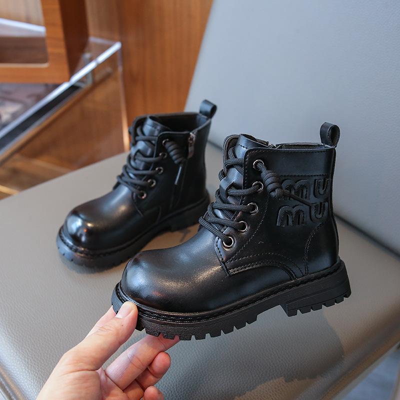 Botas Martin para niños 2025 otoño e invierno nuevas botas para niños callejeras para niñas bebé niños medianos y mayores botas cortas de suela blanda marea