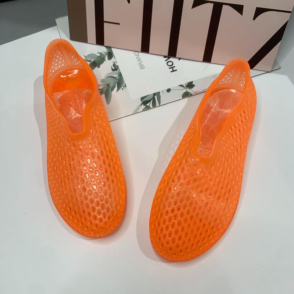 New Summer Hole Shoes Women's Korean Version Breathable Foot Cover Low-top Beach Shoes Casual Flat Bottom Hollow Bag and Cool Slippers