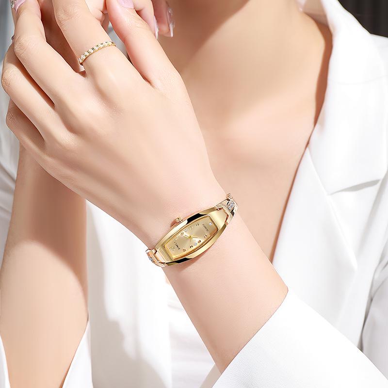 Orologio da Donna Casual Ovalato con Bracciale in Acciaio – Movimento al Quarzo