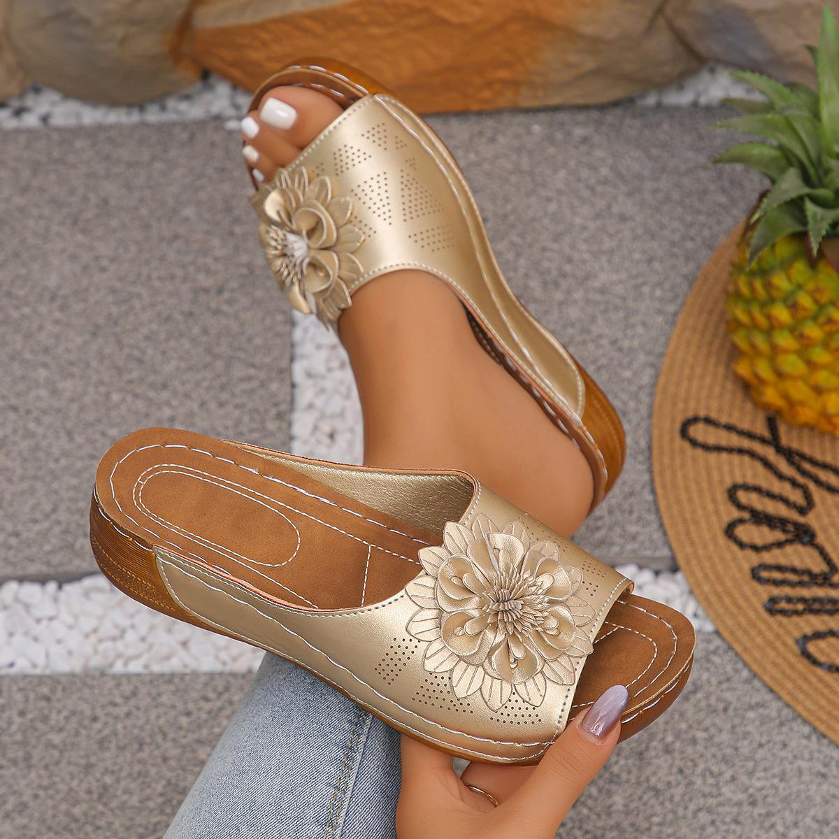 

Цветочные тапочки женские на танкетке с толстой подошвой летние прохладные тапочки новая уличная обувь 43