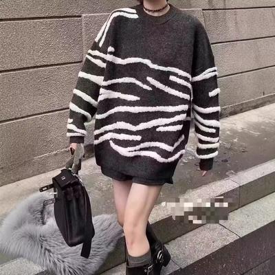 Elegant Woman Winter Round Neck Pullover Zebra Striped Sweater Retro Hong Kong Style Elegant Woman Outside Wear Loose Comfortable and Versatile
