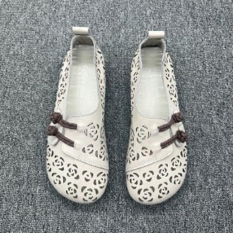 Sandals women's retro hollow breathable beef tendon sole non-slip hole shoes flat mother leather shoes
