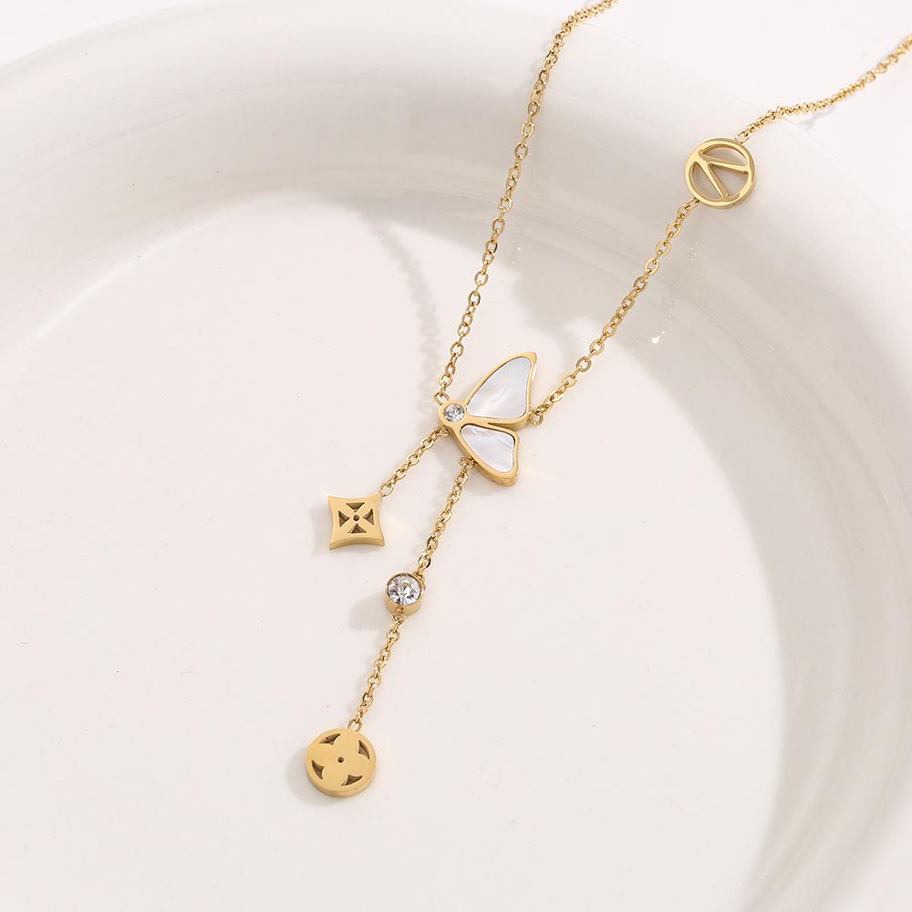 Elegant Gold-Plated Chinese-Style Four-Leaf Clover Necklace with Imitation Hetian Jade Pendant for Women