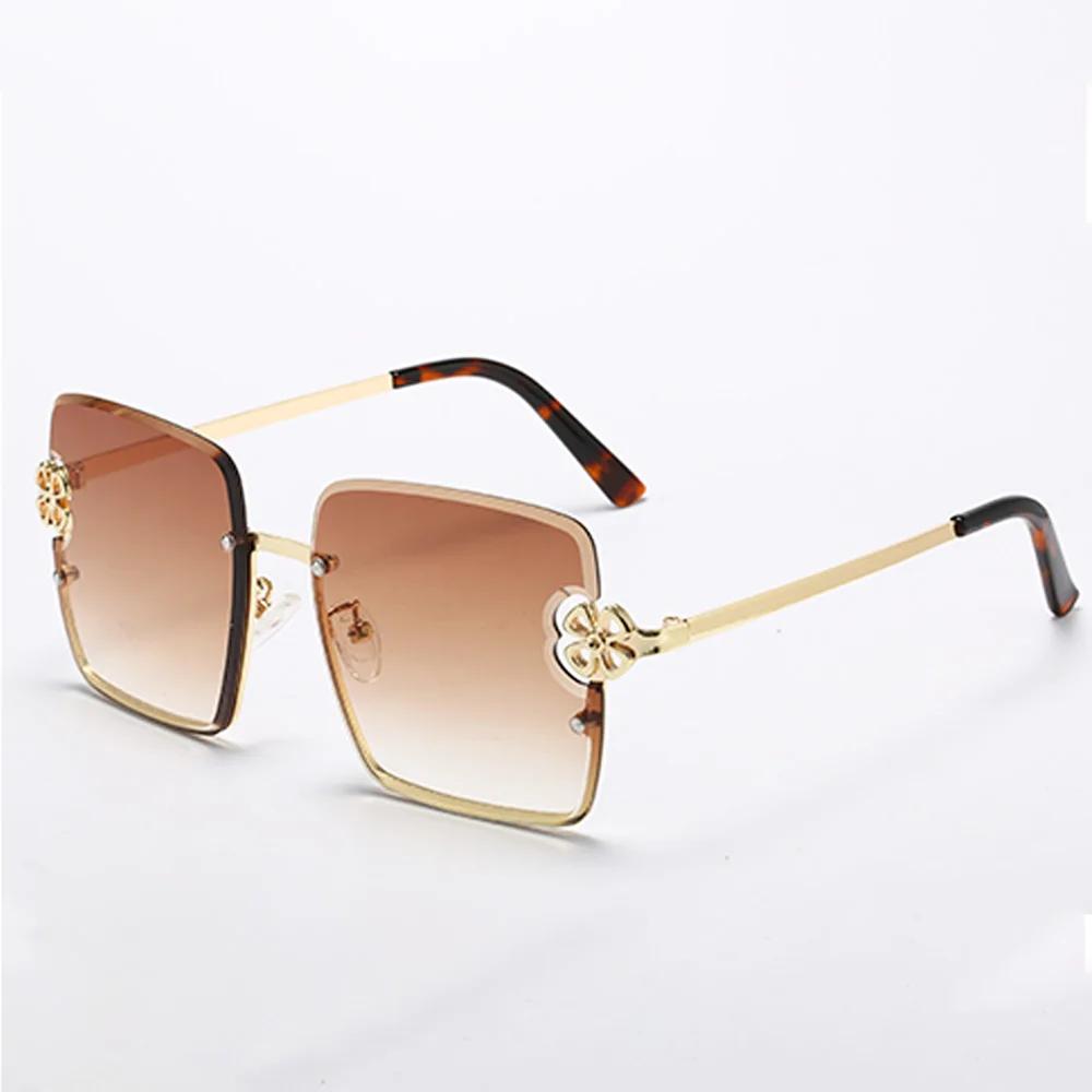 

Retro Style Women S Hollowed Out Flower Accessories Sunglasses Large-Sized Square Fashion Glasses Anti Glare Sunglasses