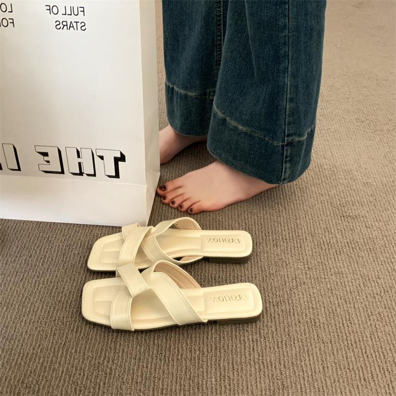 Slippers Women's Outer Wear Summer New Versatile Square Head Non-slip Soft Bottom Beach Flat Bottom Sandals Tide