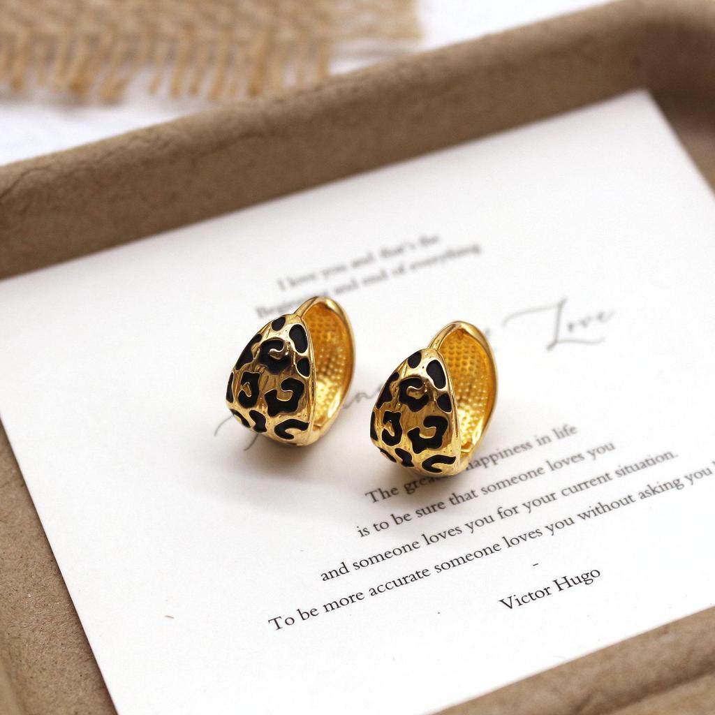 Elegant Leopard Print Ear Cuff and Round Stud Earrings - Stylish, Versatile, High-End Accessories for Women