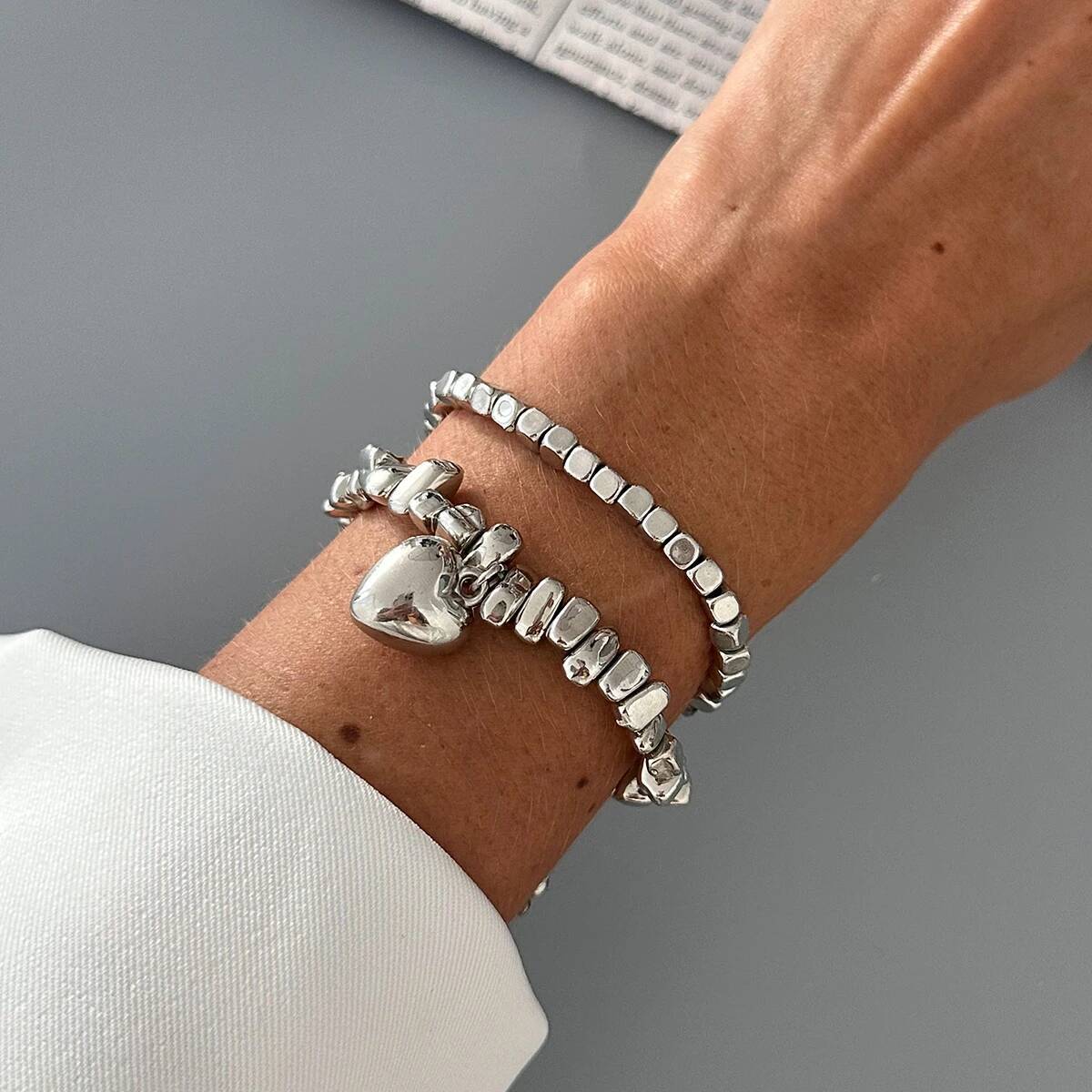 

Salircon 2Pcs/Set New Irregular Irregular Beaded Heart Pendant Bracelet Women Trendy Handmade Elastic Bangle Couple Jewelry Gift