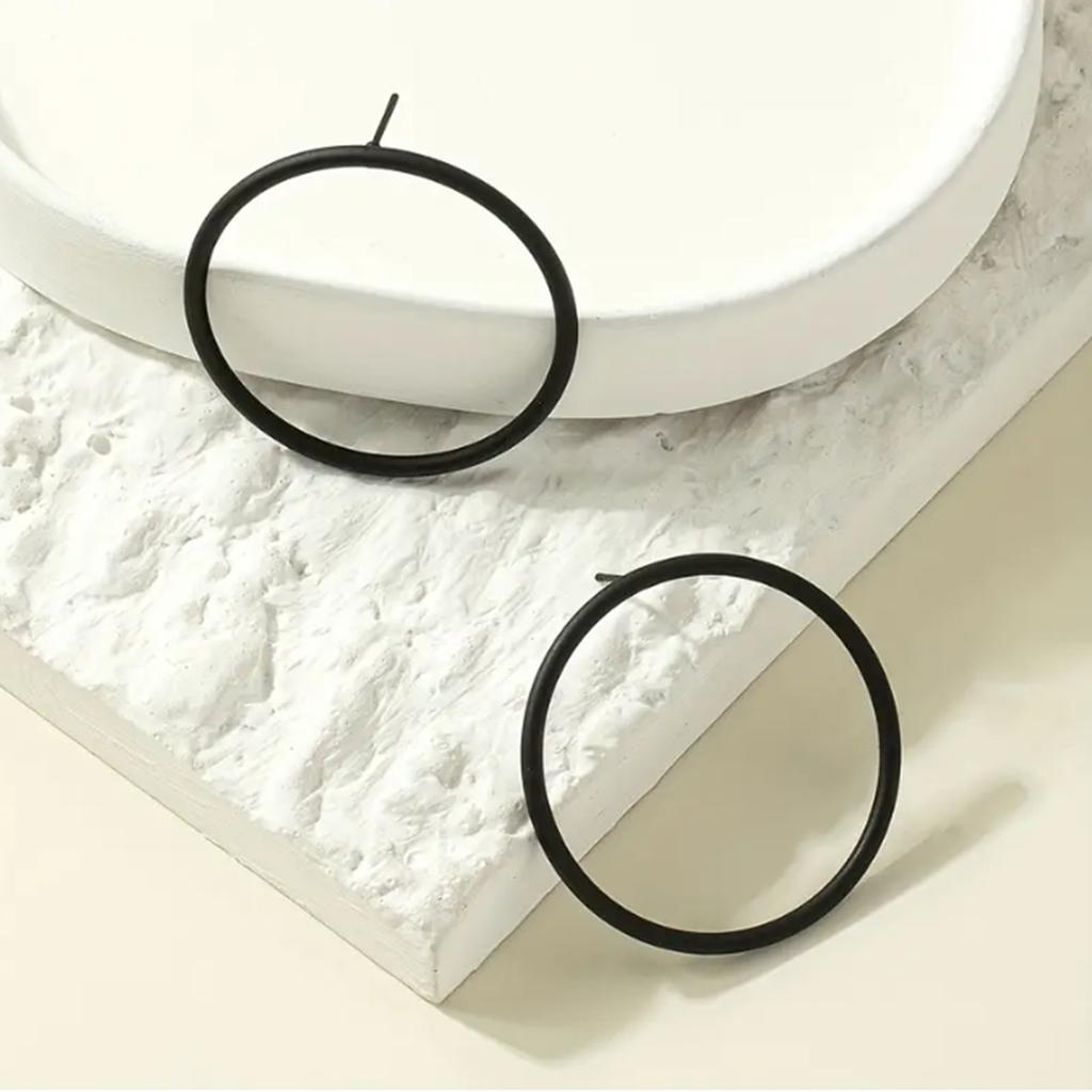 Simple Geometric Cold Style Round Fashion Versatile and Elegant Ladies Earrings