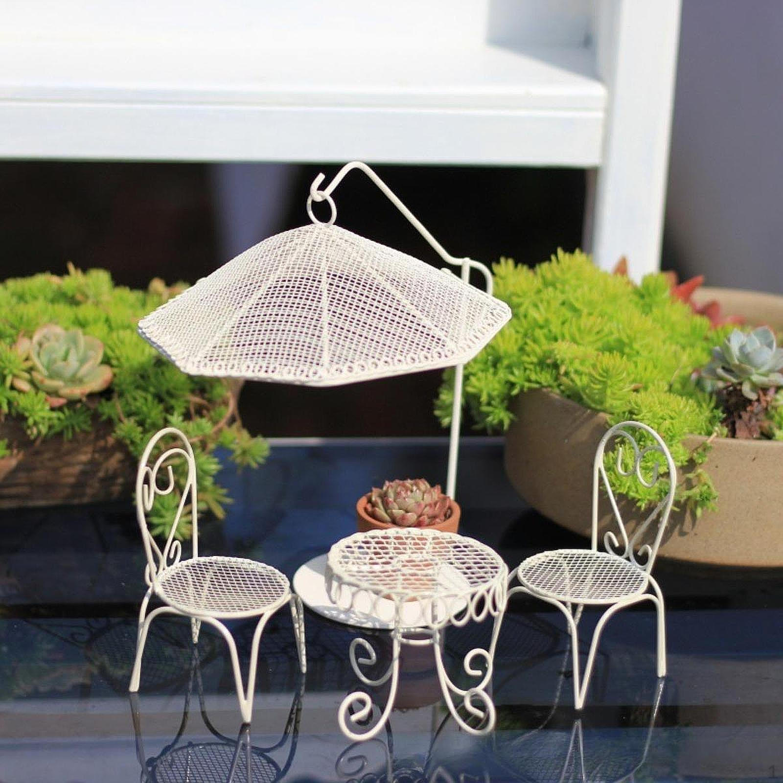 

Набор кукольной мебели Аксессуары для кукольного домика Миниатюрный стол Стулья Модель Декоративный Современный Реквизит для фото бежевый