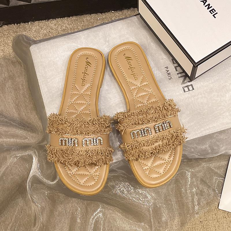Cool Slippers Outer Wear Women's 2025 Summer New French Xiaoxiangfeng Flat Bottom One-word Drag Versatile Rhinestone Beach Slippers