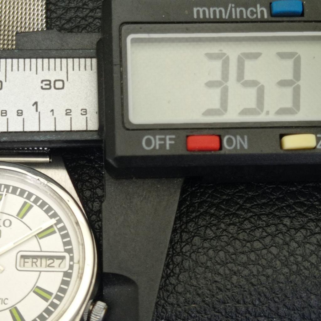 Seiko 5 AUTOMATIC VINTAGE JAPAN 7019A MENS WHITE COLOR DIAL WATCH A702099-5 R208-a702099