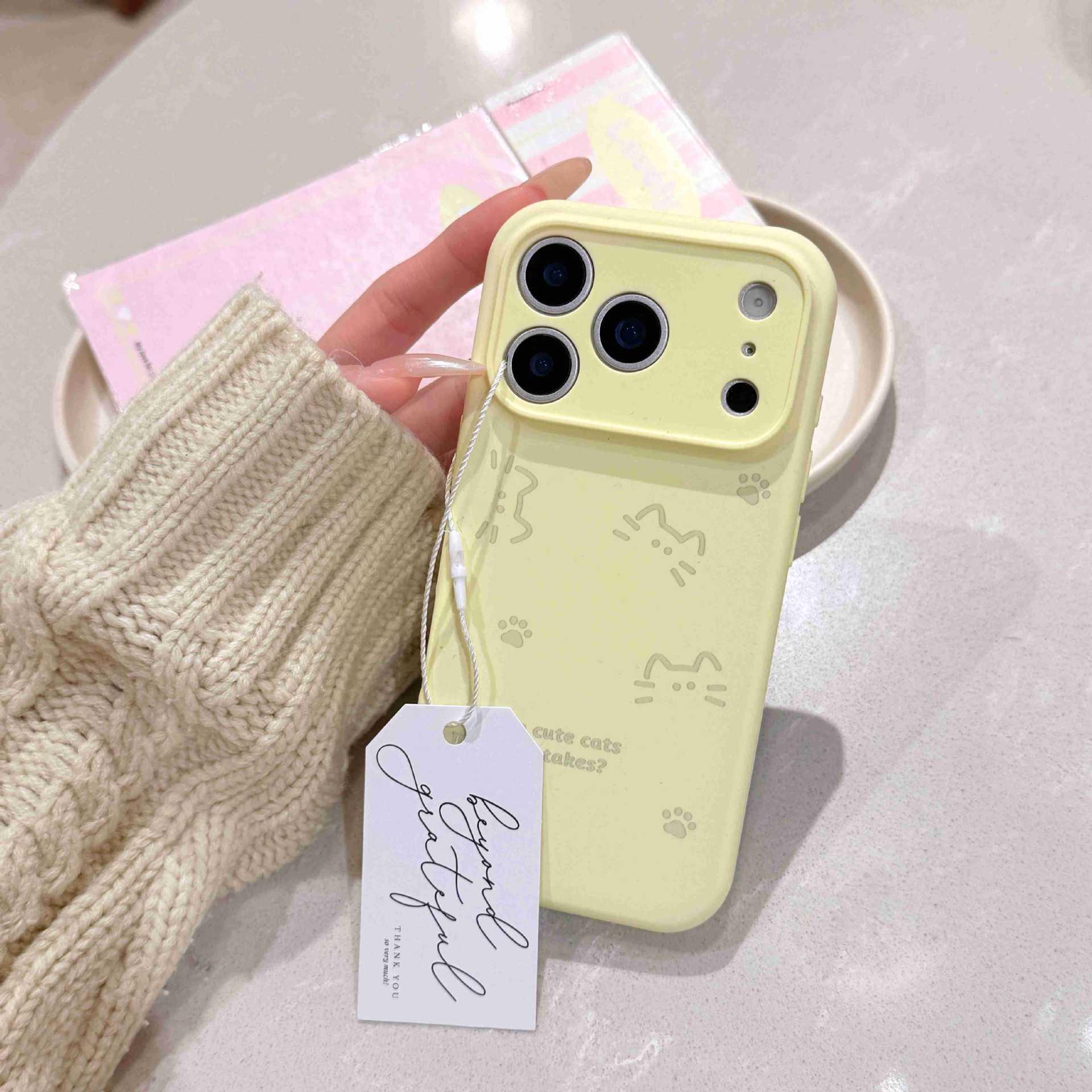 Cat Paw iPhone 17 Pro Max Full Coverage Cute Women s Case For iPhone 14