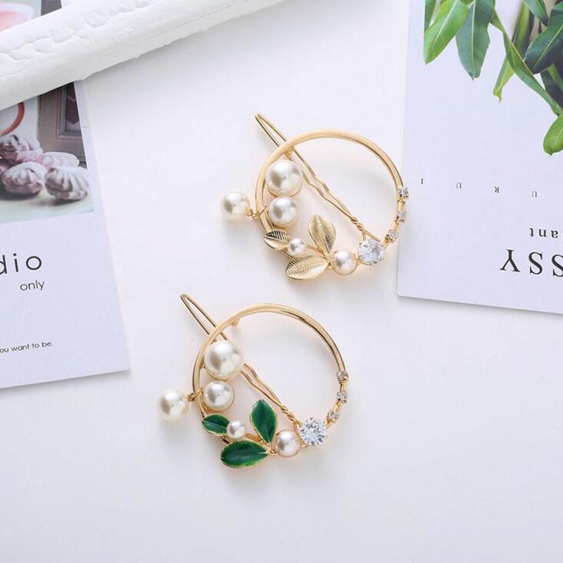 Retro Palace Style Round Pearl Hairpin Temperament Water Diamond Leaf Clip