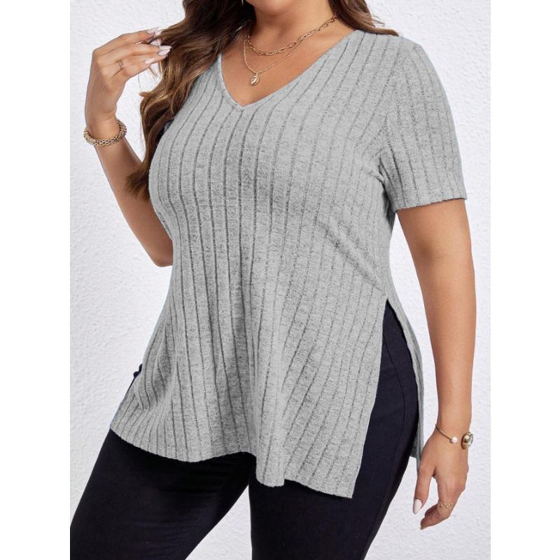 Damska Bluzka Plus Size Jednolita Prążkowana z Dekoltem V, Krótkim Rękawem i Rozcięciem z Boku