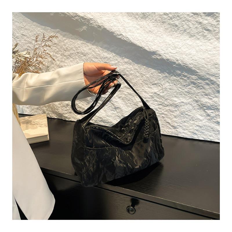 Soft Leather Large Capacity Artistic Shoulder Bag Korean Commuter Underarm Bag Fashion Relaxed Tote Bag Women